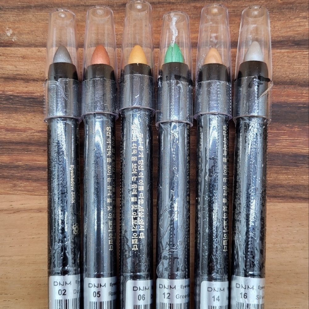CLEARANCE! DNM 6-piece Eyeshadow Stick Set, Sealed, New